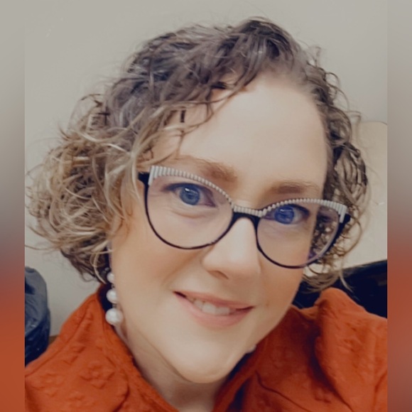 Meet your Posher, Rebecca - Picture 2 of 4